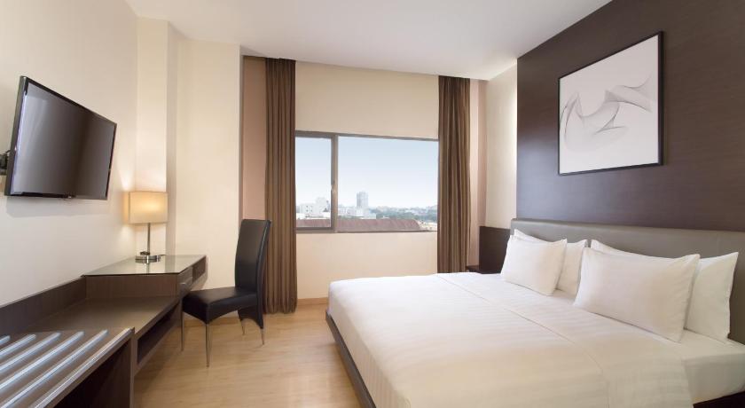 Kamar penginapan di Radisson Medan