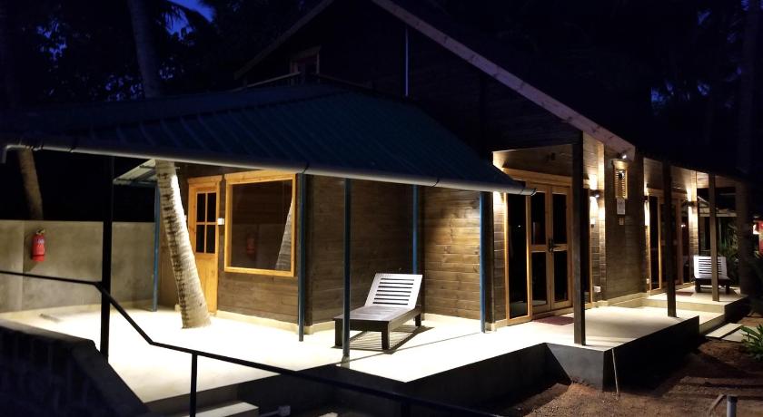 The Yuppi Hippi Premium Huts photo