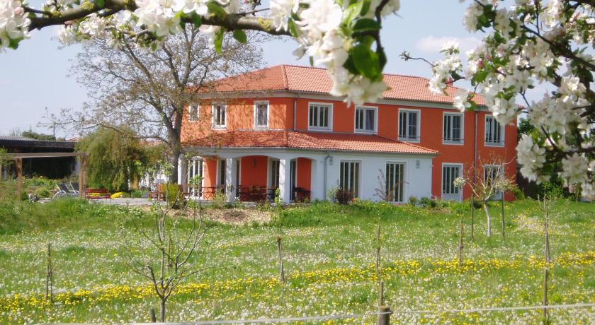 Weinhof am Nussbaum
