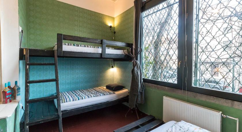 Image of Standard Quadruple Room with Shared Bathroom 0