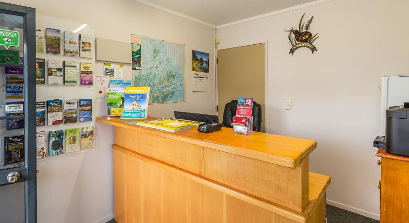 Aston Court Motel photo