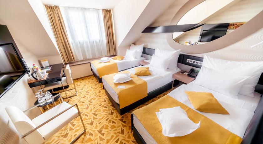 Image of Triple Room 7