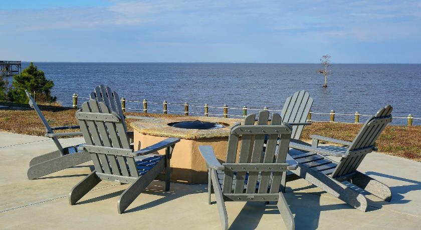 Waterside Resort by Capital Vacations photo