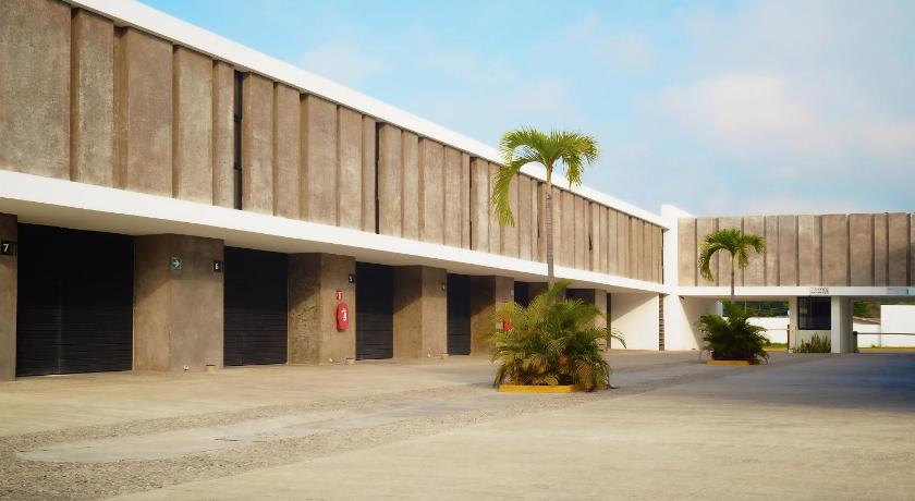 Peninsula Frontera photo
