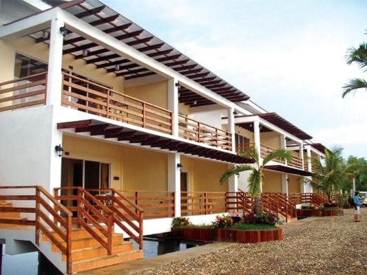 セブ Papakit's Marina and Fishing Lagoon powered by Cocotel 2つ星 ホテル 外観