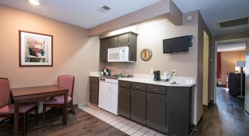 Guest Inn & Suites - Midtown Medical Center