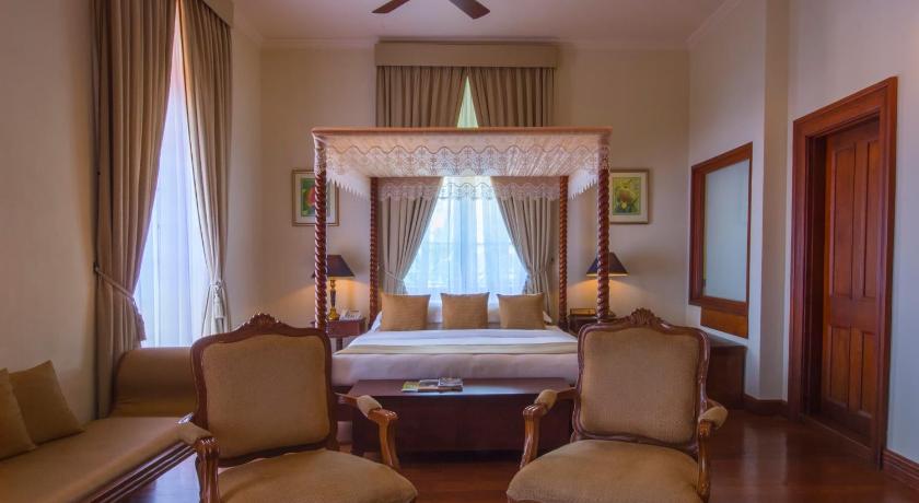 Image of Junior Suite with Balcony and Sea View 4