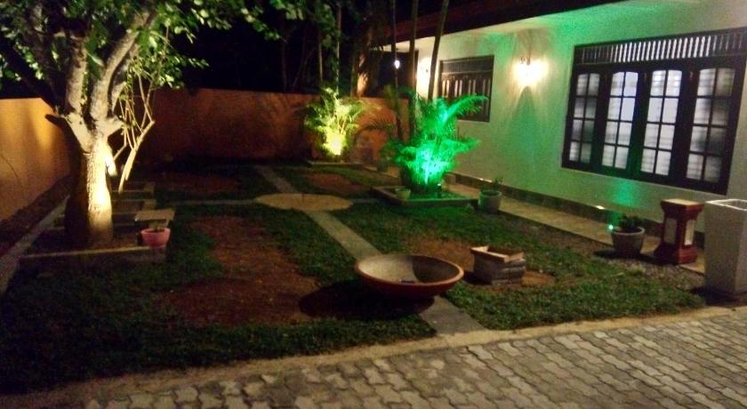 Santosa Villa — Hotel in Galle
