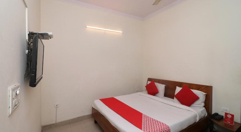 OYO 12068 Sunder Residency