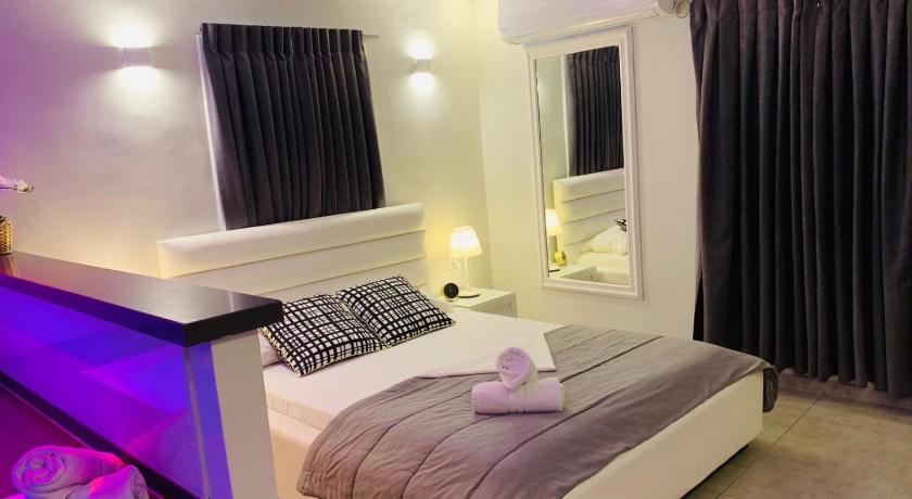 Image of King Suite With Spa Bath 5