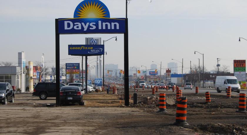 Days Inn by Wyndham Brampton