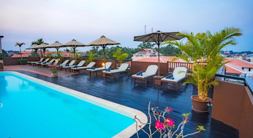 City River Hotel - image 2