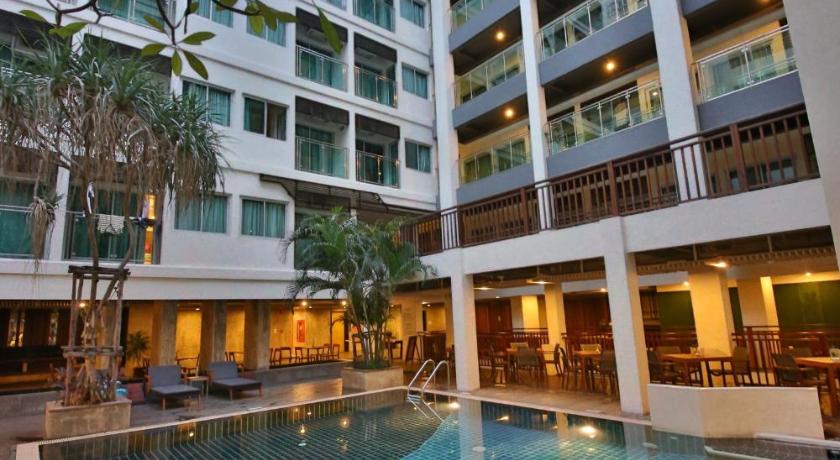 パタヤ Sunshine Hotel & Residences 3つ星 ホテル スイート