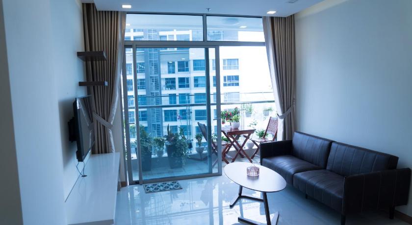 A 2bedrooms Apartment At Vinhomes Central Park Hcmc Infront Of