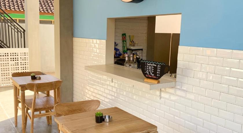 Beach Hut Hostel – Kuta , Bali, CO