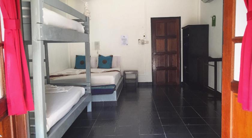 Image of Family Room 4 Bed 2