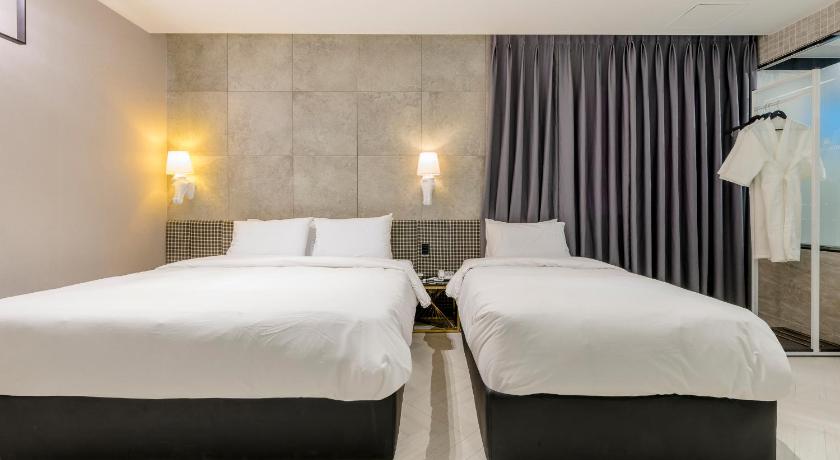 Image of Business Twin Room for 2 People 3