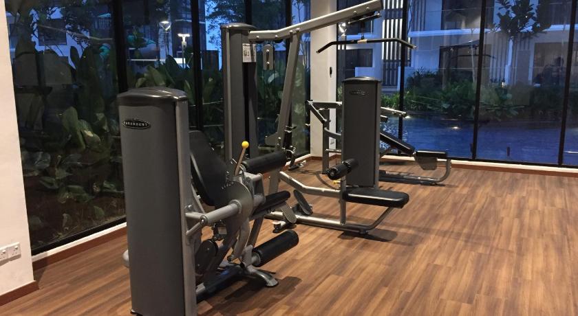 12pax Golden Shine Homestay @Midhills Genting photo