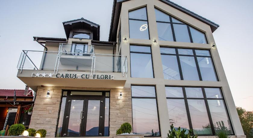 Pensiunea Carul cu flori photo