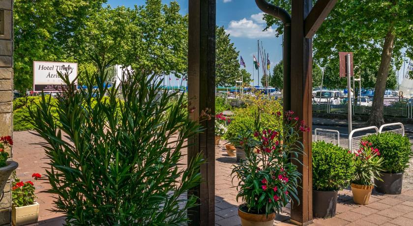 Hotel Tihany Atrium photo