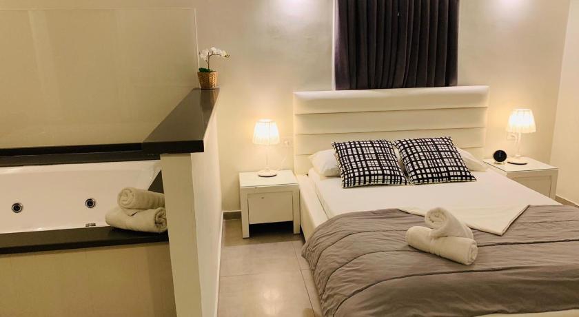 Image of King Suite With Spa Bath 3