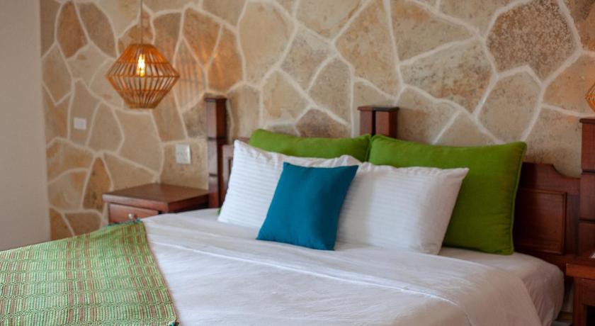 Sleeping Giant Rainforest Lodge photo