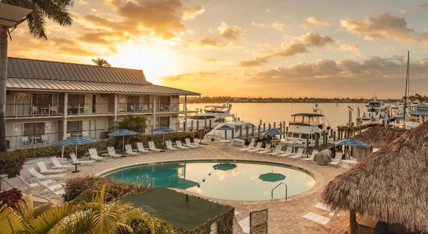 Cove Inn on Naples Bay — Hotel in Naples (FL)