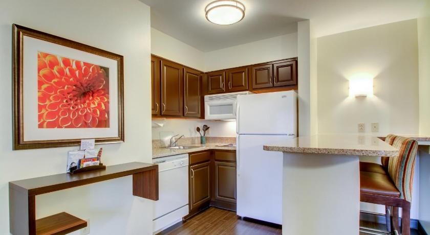 Staybridge Suites Madison - East