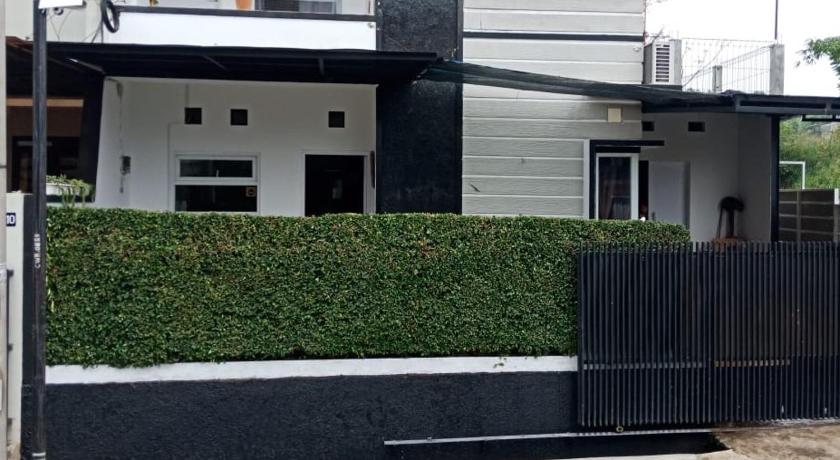 JW Homestay — Hotel in Bandung