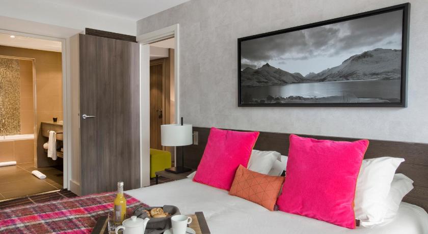 Image of Junior Suite with Mountain View 4