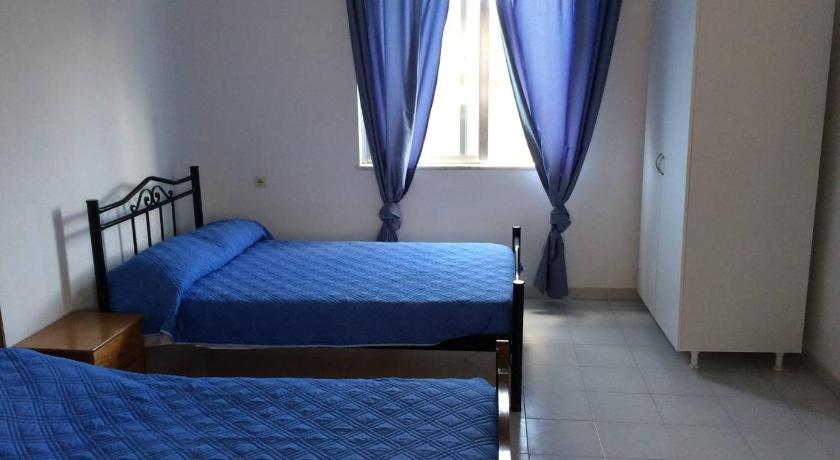 House with Sea View close to Platanias — Hotel in Crete Island
