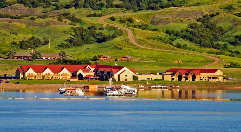 Arrowwood Resort & Conference Center at Cedar Shore