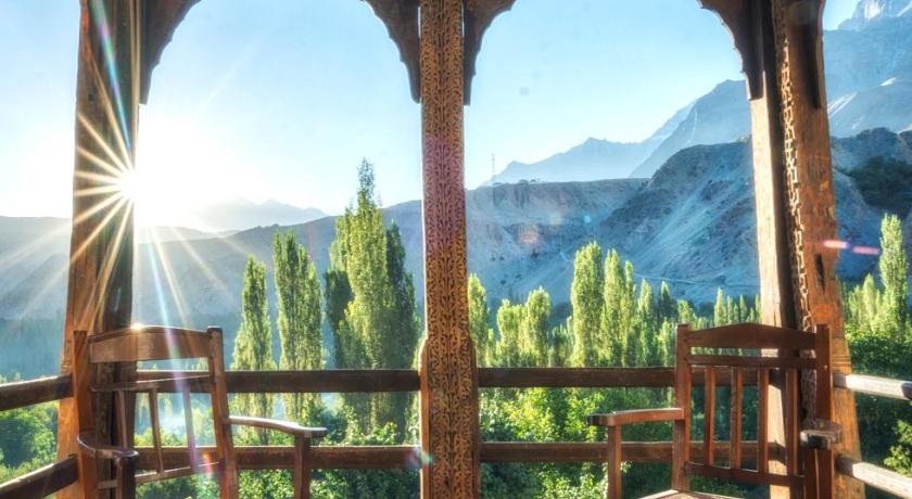 Serena Khaplu Palace photo