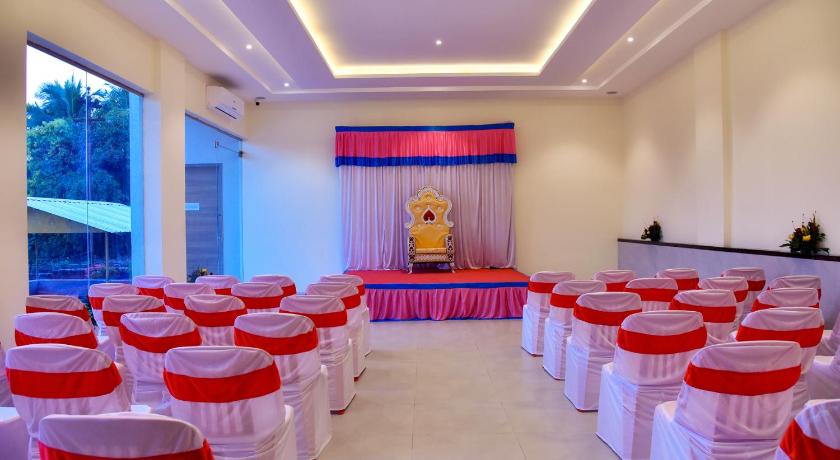 Hotel Sadhana Executive- Dapoli