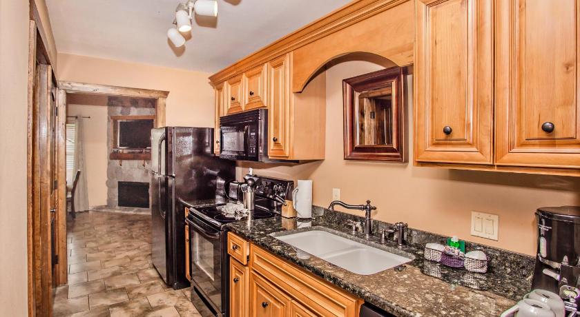 Image of One-Bedroom Apartment 8