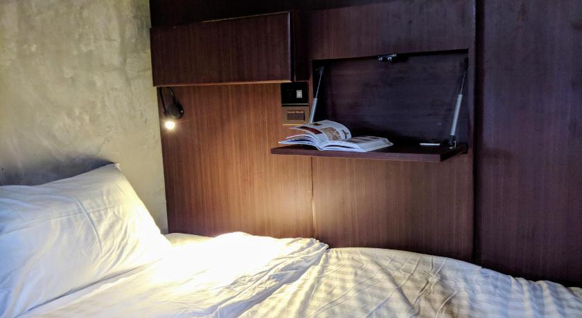 Image of 1 Person in 10-Bed Deluxe Dormitory - Female Only 9