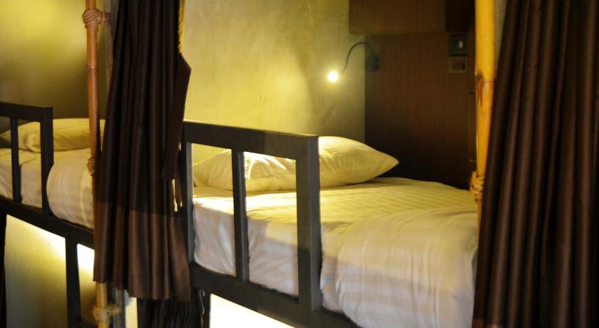 Image of 1 Person in 10-Bed Deluxe Dormitory - Female Only 13