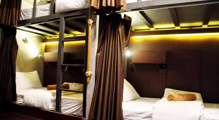 Image of 1 Person in 10-Bed Dormitory with Shared Bathroom - Mixed 4