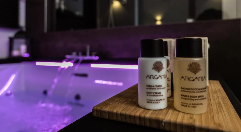 Elle Suite photo