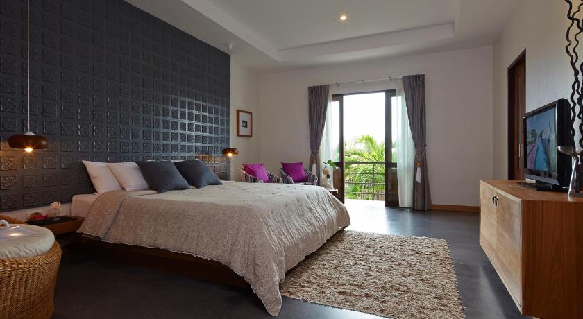 Image of Deluxe Balcony Suite 0