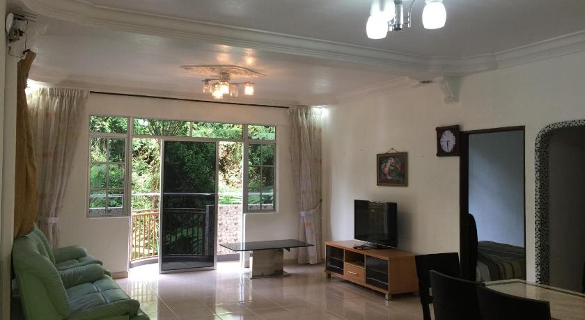 Cameron Supersave Apartment @ Crown Imperial Court photo
