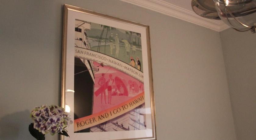 Image of Premium King Room 8