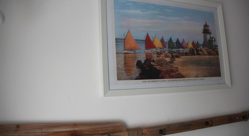 Image of Family Room (2 Adults + 2 Children) 10