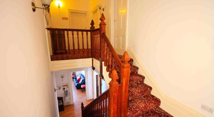 Lyndhurst House photo