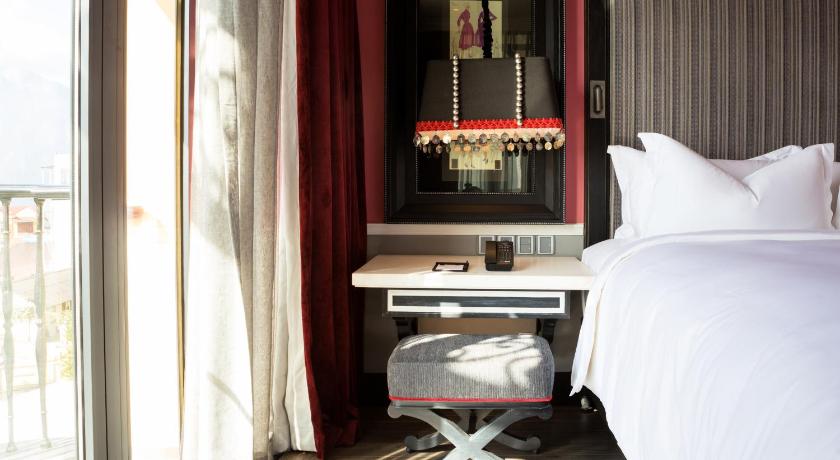 Image of Executive Suite 8