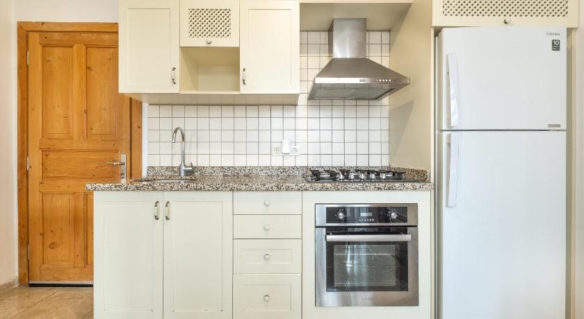 Old Town Deluxe Flats - image 4