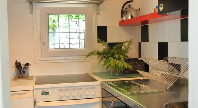 Image of Studio (2 Adults) 1