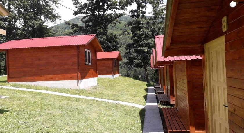 Ethno Village Koljeno Camp &amp; Bungalows — Hotel in Andrijevica