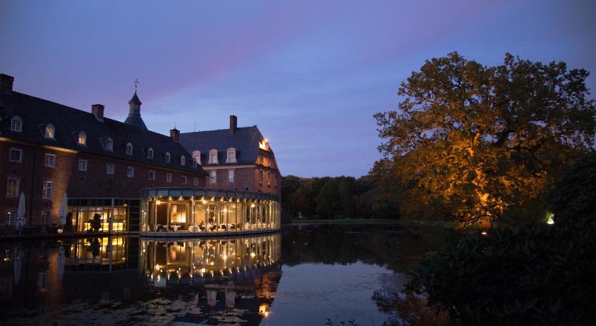 Romantik Parkhotel Wasserburg Anholt photo
