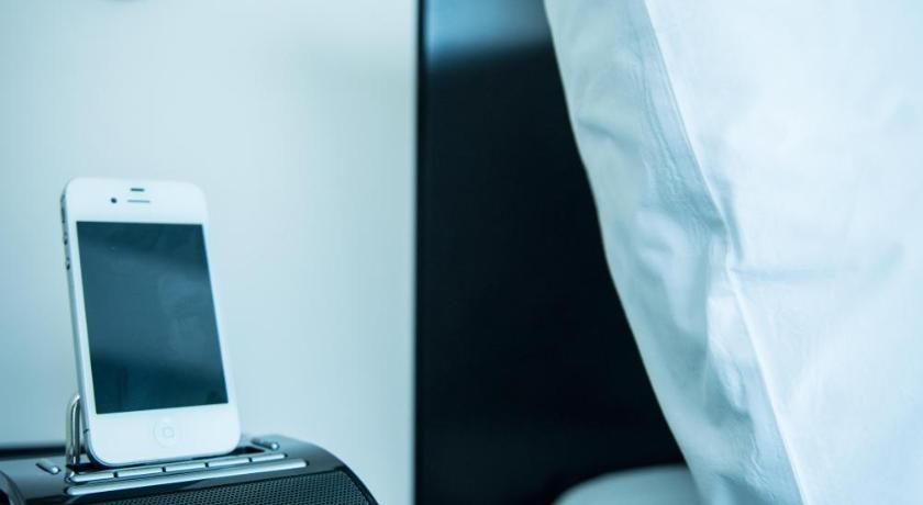 Image of 2 double beds, nonsmoking 12